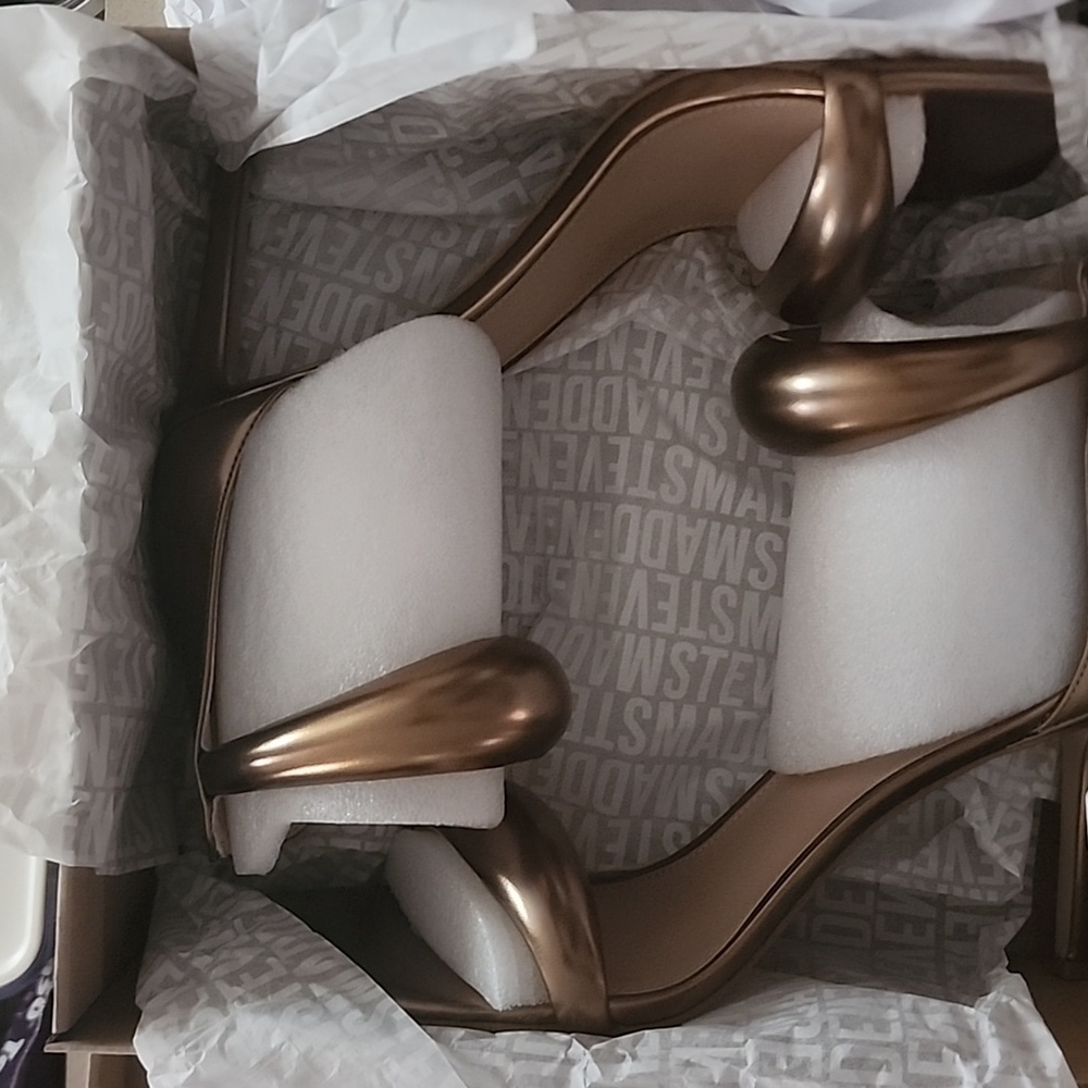 🥰Steve Madden Partay Bronze Heels😍
